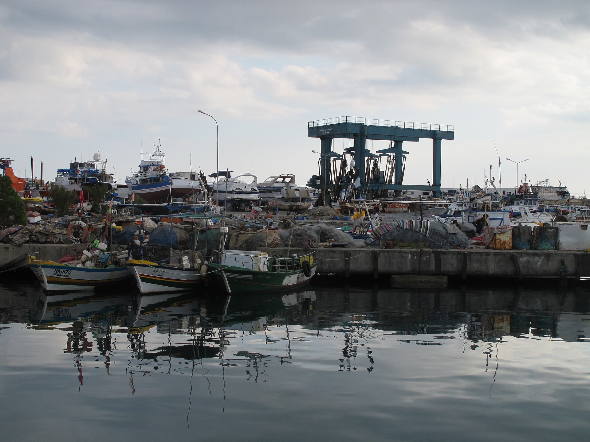 Reti e gozzi nel porto di Kelibia